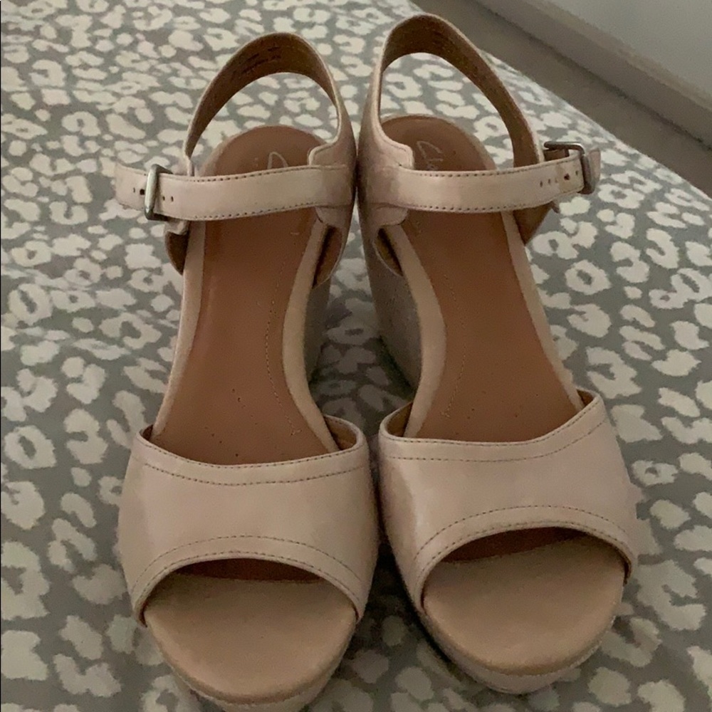 Platform sandals